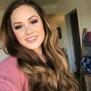 Meet your Posher, Whitney